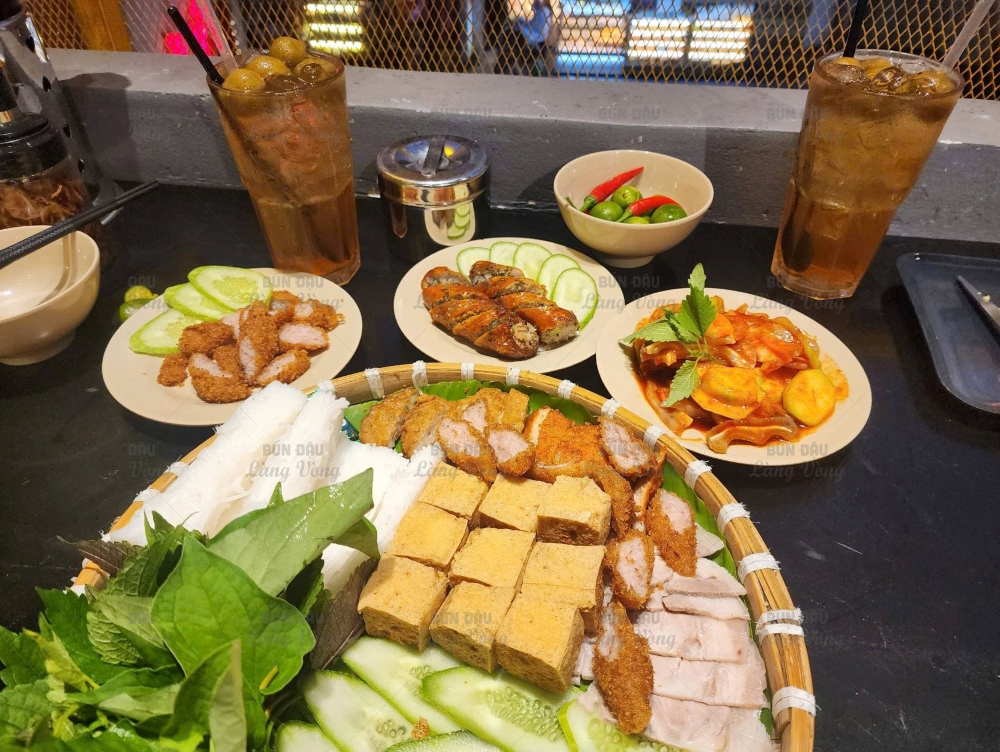 Bún đậu mắm tôm ngon nhất Sài Gòn, chuẩn vị Hà Nội