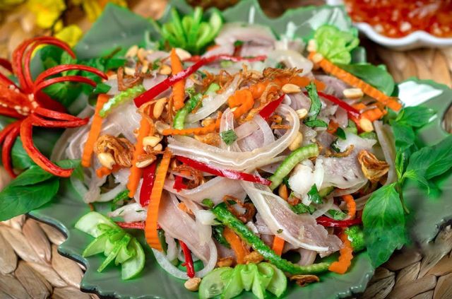 nộm tai heo - món nhậu bình dân miền Bắc