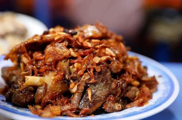 Ngan cháy tỏi - món nhậu bình dân miền Bắc